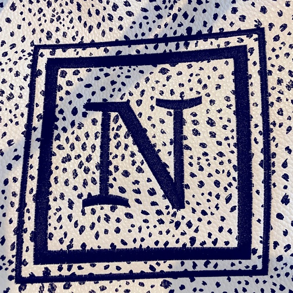 Thirty-One Signture Tote White with Black Spots/Dots - Picture 3 of 9